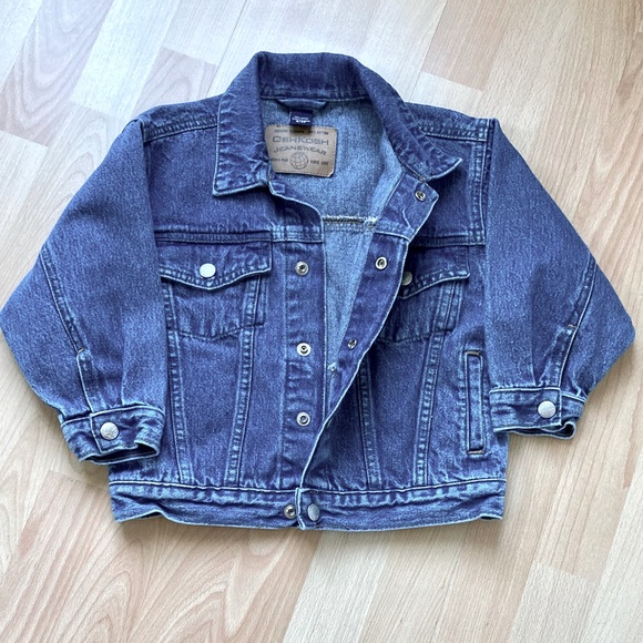OshKosh: Classic jean jacket in a 4/4T. - Picture 4 of 10